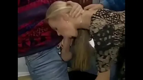 Double pénétration vintage européenne - Porno rétro brutal