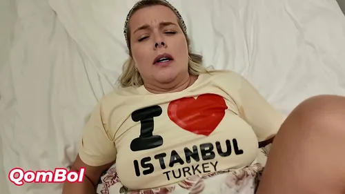 Touriste MILF baisée par employés turcs à Istanbul