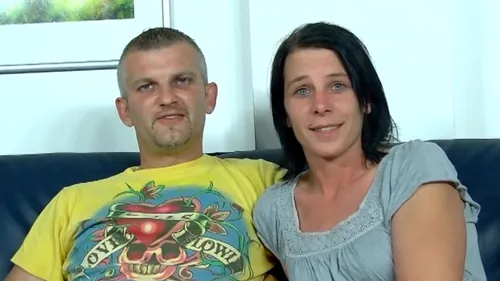 MILF brune baise en orgie - Défi sexuel episode 6